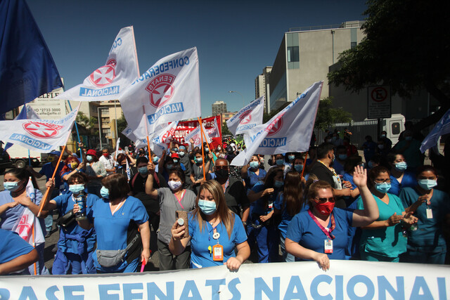 16 gremios del sector público inician “escalada de movilizaciones” en demanda de reajuste salarial