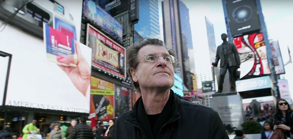 En su regreso al país: Alfredo Jaar recibirá el Doctor Honoris Causae de la U. de Chile y exhibirá dos obras inéditas