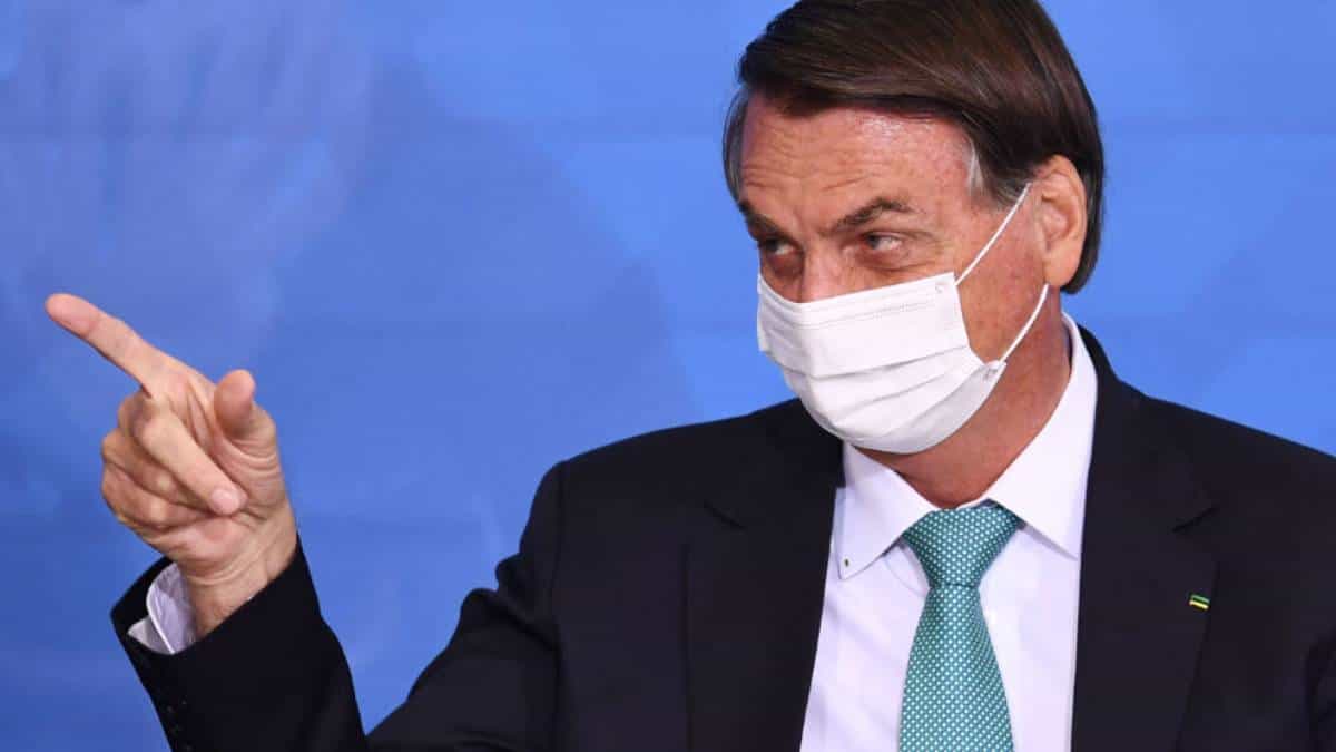 Bolsonaro no financiará proyectos culturales que exijan al público certificado de vacunación