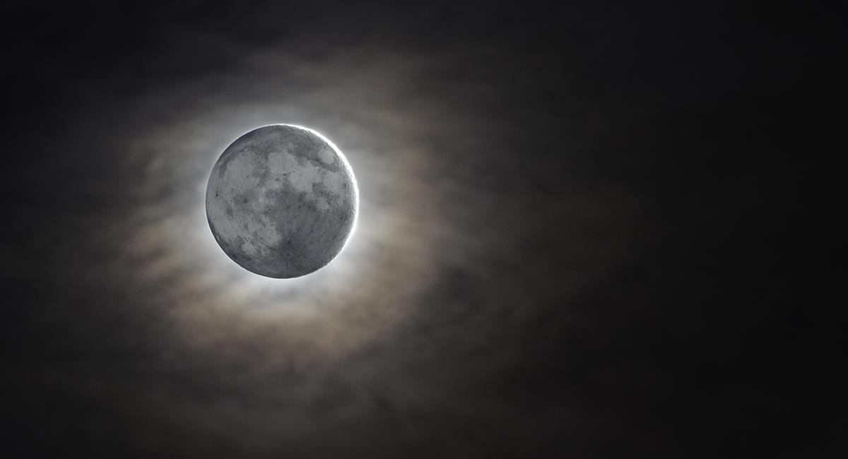 Científicos descubren fragmento de la Luna orbitando alrededor del Sol