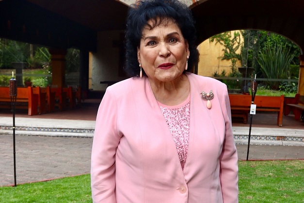 Carmen Salinas está en coma por derrame cerebral