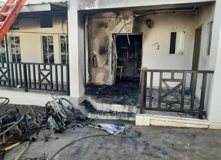 Pandillas saquearon e incendiaron un hospital al norte de Haití