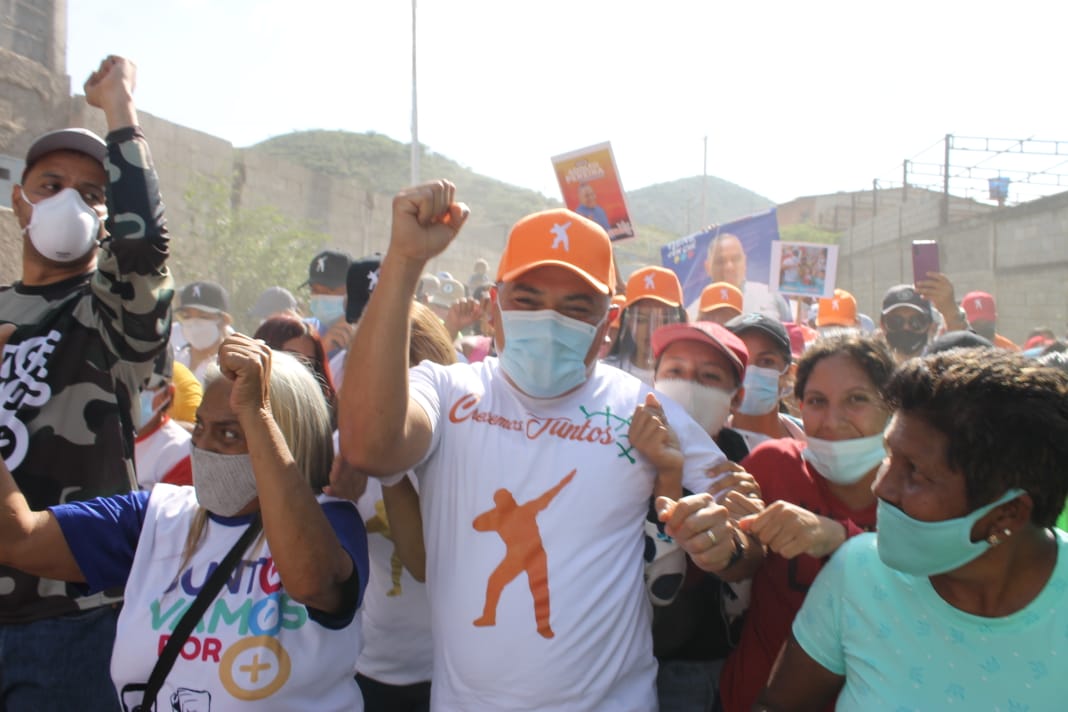 Candidatos del PSUV en el estado Lara escuchan a comunidades durante recorrido de campaña