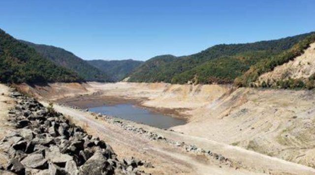 Nuevo estudio advierte severa baja de reservas de agua a nivel mundial: Causas son el cambio climático y la demanda humana que va siempre en aumento