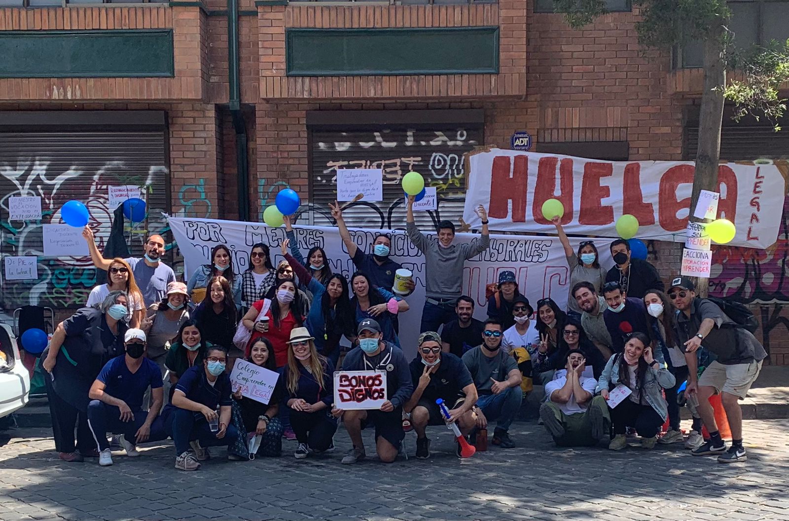 Huelga en colegio Emprender de Lampa completó 17 días