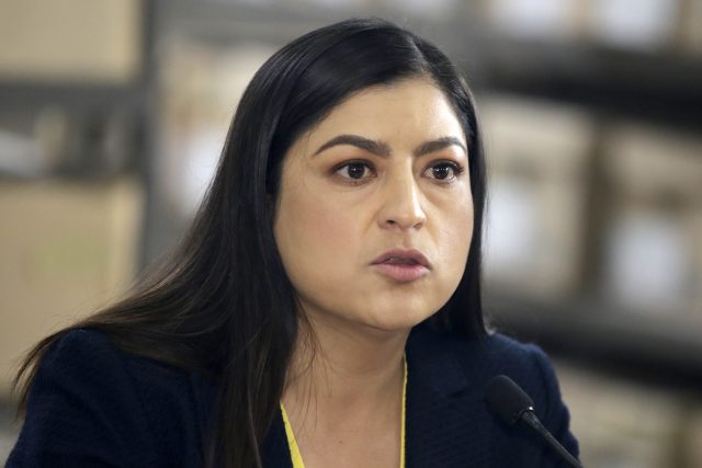 Ordenan a Morena reabrir queja contra Claudia Rivera por uso del erario para campaña