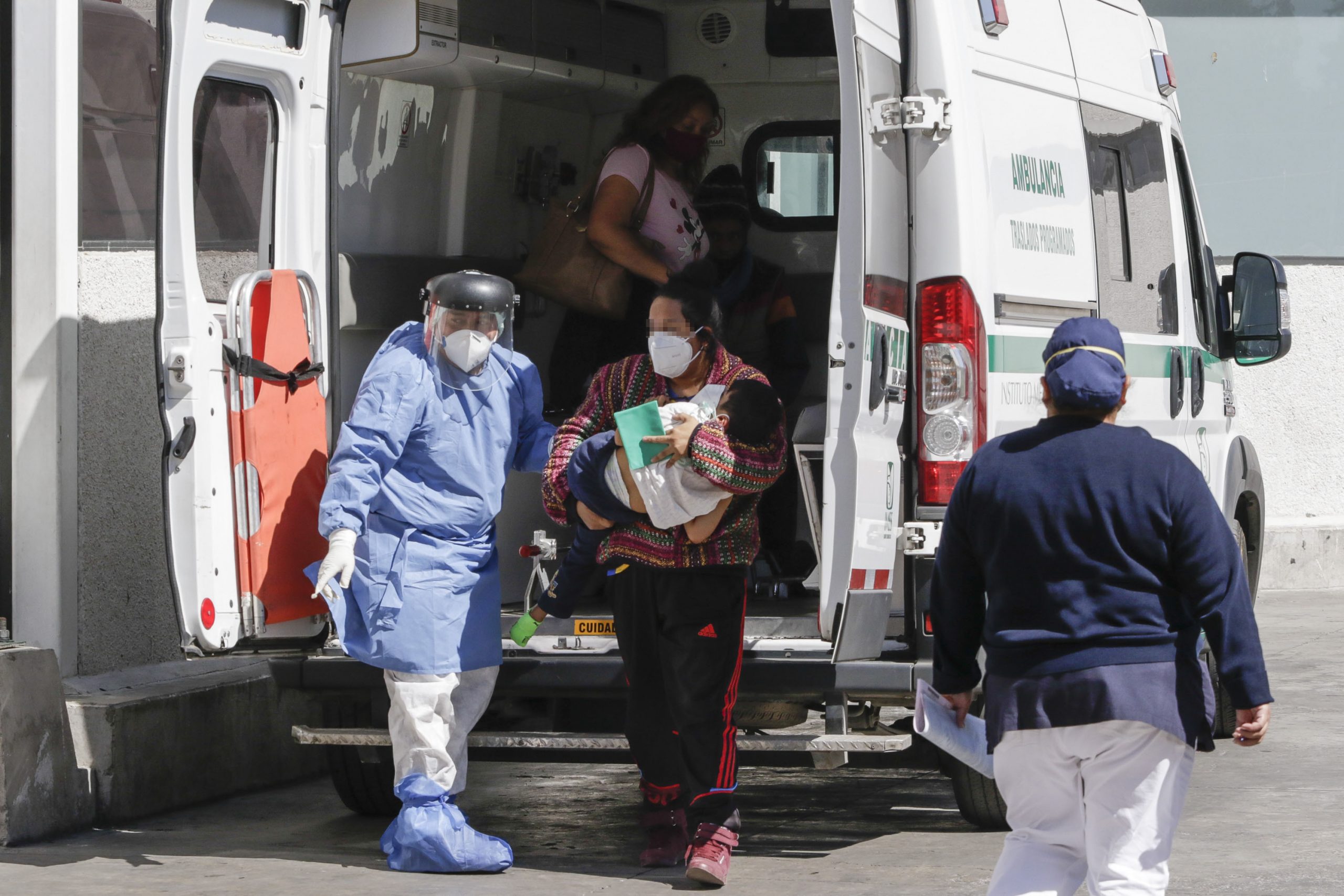 Afirma Salud que cuarta ola de contagios en Puebla llega a meseta estable