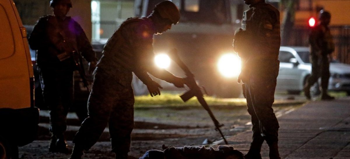 Formalizan a 5 miembros del Ejército por perpetrar brutal golpiza en Peñalolén durante el estallido social, pero quedan en libertad