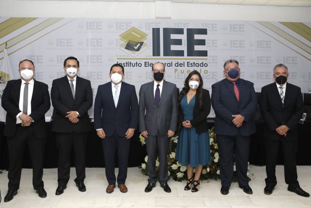 Toman protesta los nuevos consejeros del IEE