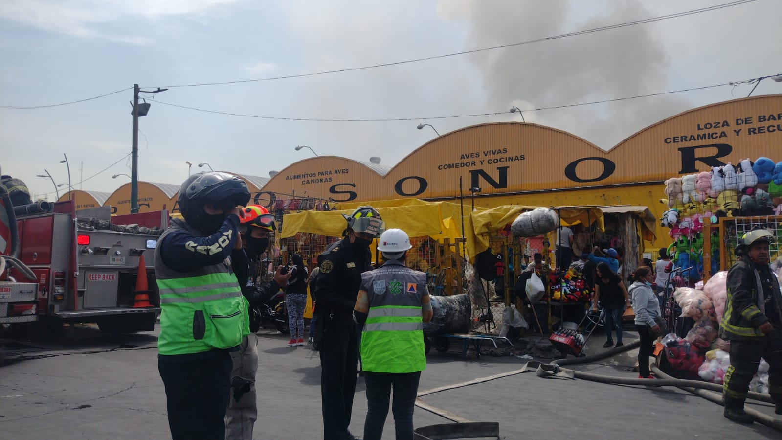 Mercado de Sonora se incendia, en Ciudad de México