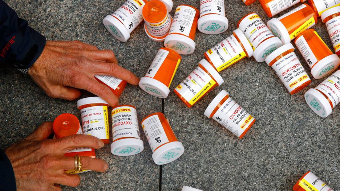 Pharmaceuticals in the US aggravate the crisis of addiction and deaths by opioids