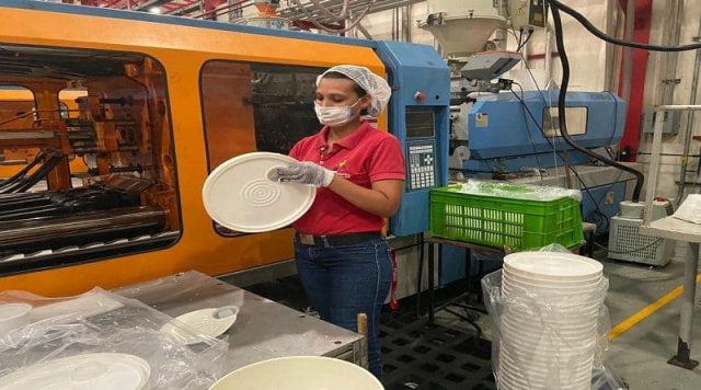 Complejo del Plástico “Socialismo Tuyero” aporta para el desarrollo de la economía