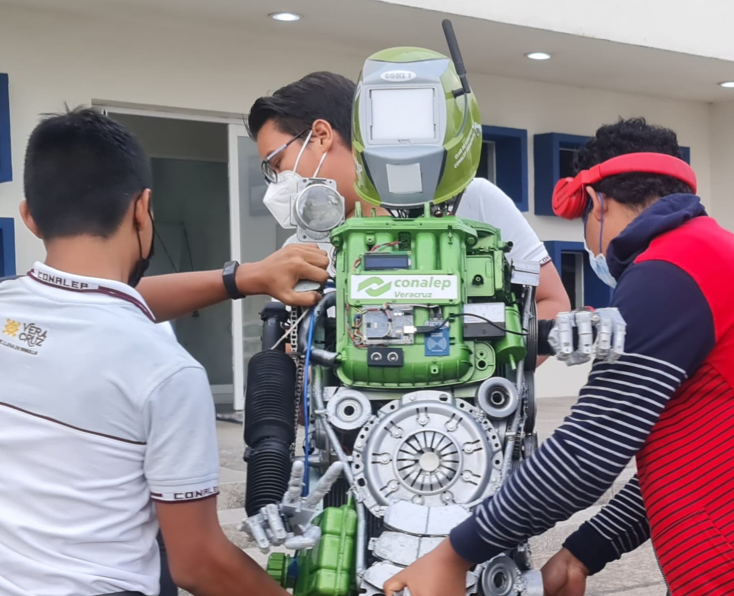 Representarán a México alumnos del Conalep en concurso internacional de robótica