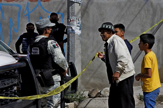 Impiden rescatar pertenencias a los que perdieron sus documentos por explosión