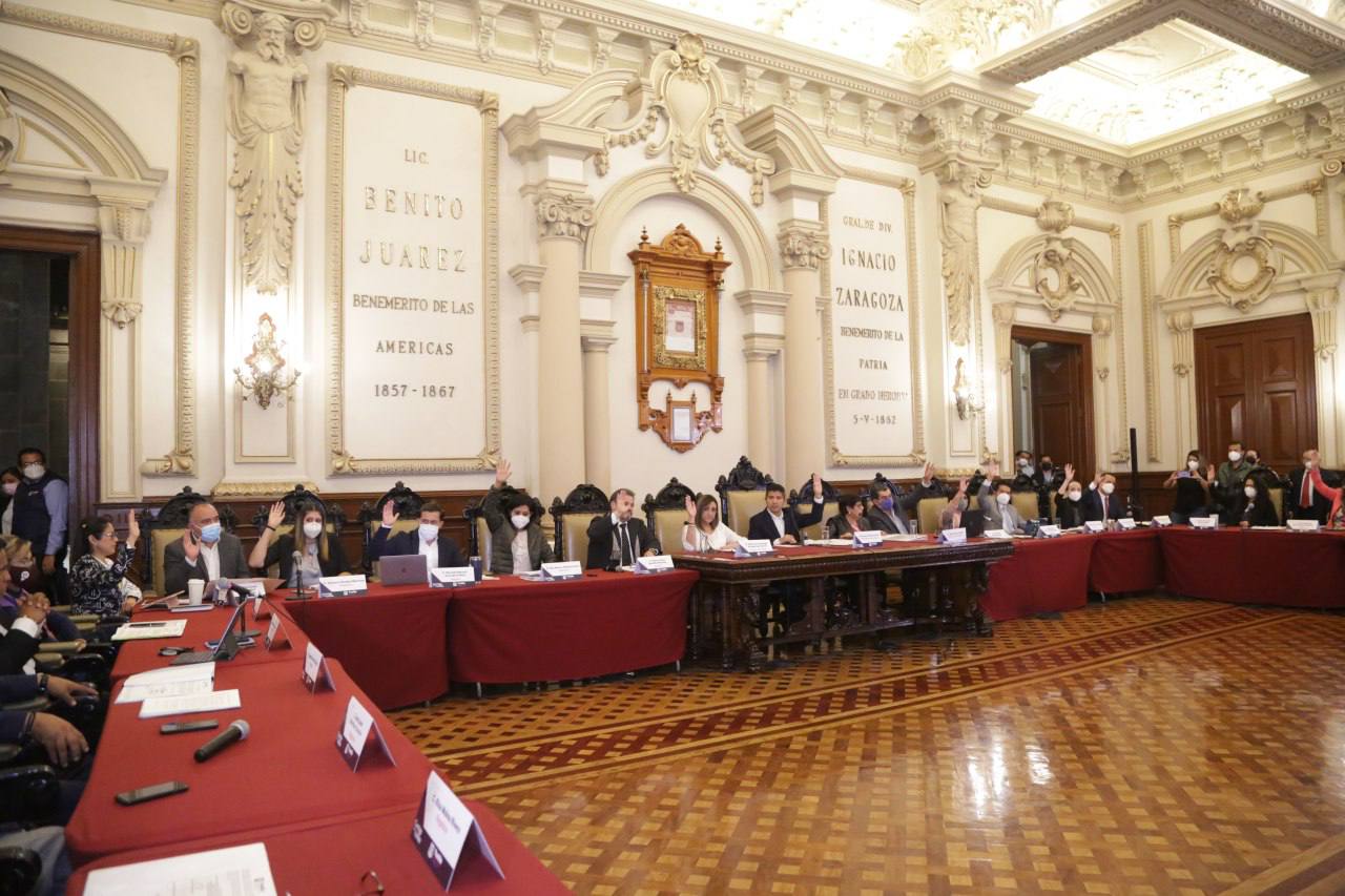 Aprueba Cabildo de Puebla cobro por Alumbrado Público; la turnan al Congreso