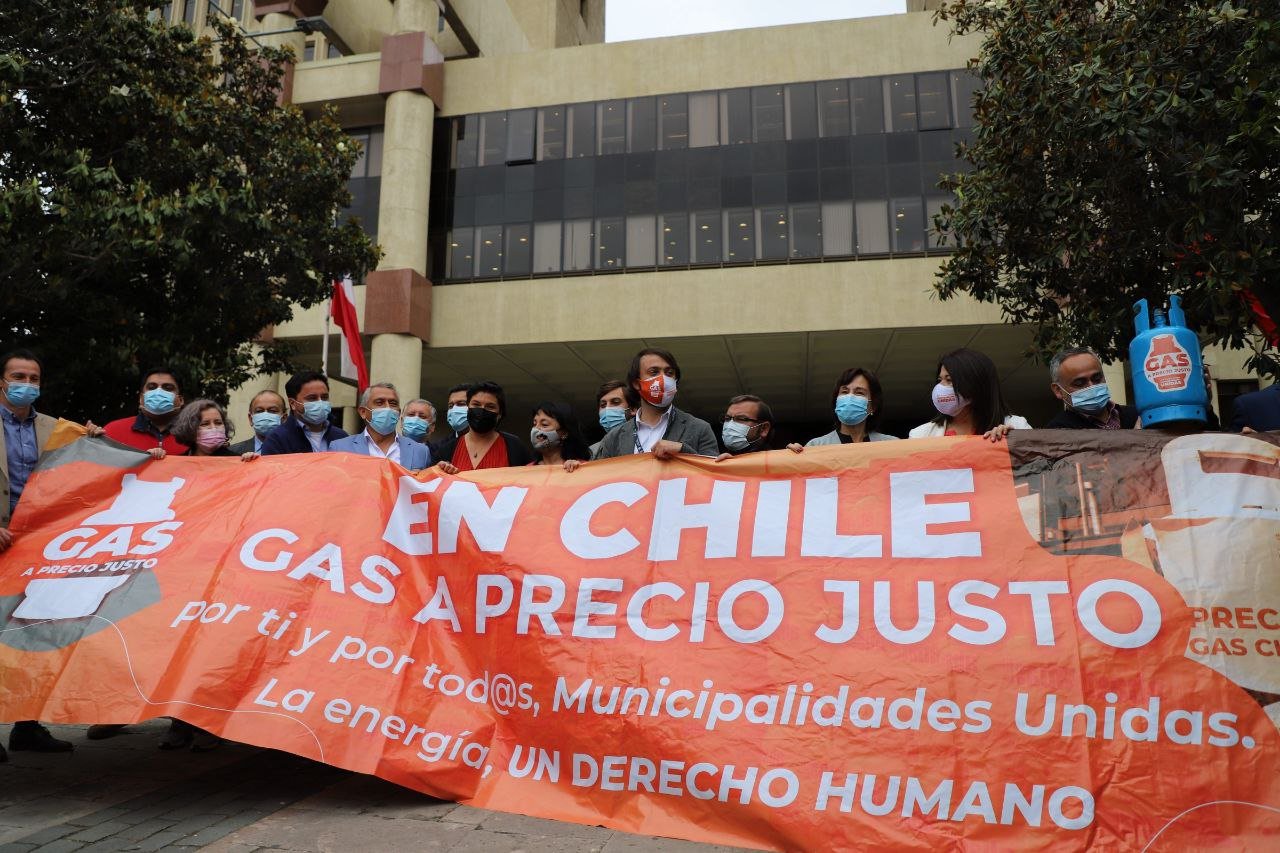 Gas Popular: Alcaldes pidieron al Parlamento legislar el tema «en beneficio de la ciudadanía»