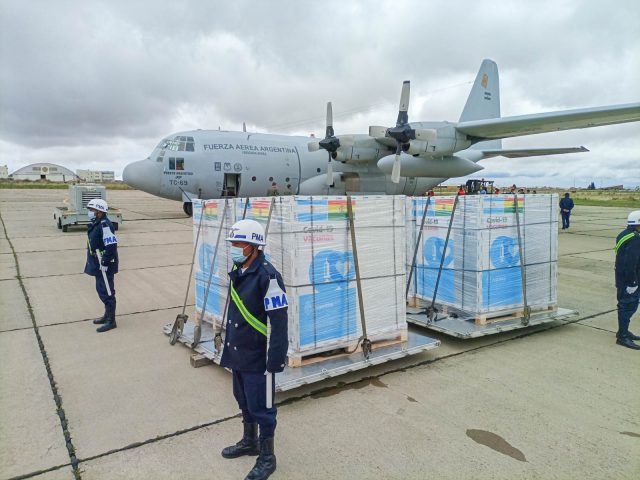 Argentina dona a Bolivia un millón de vacunas para la lucha contra el COVID-19