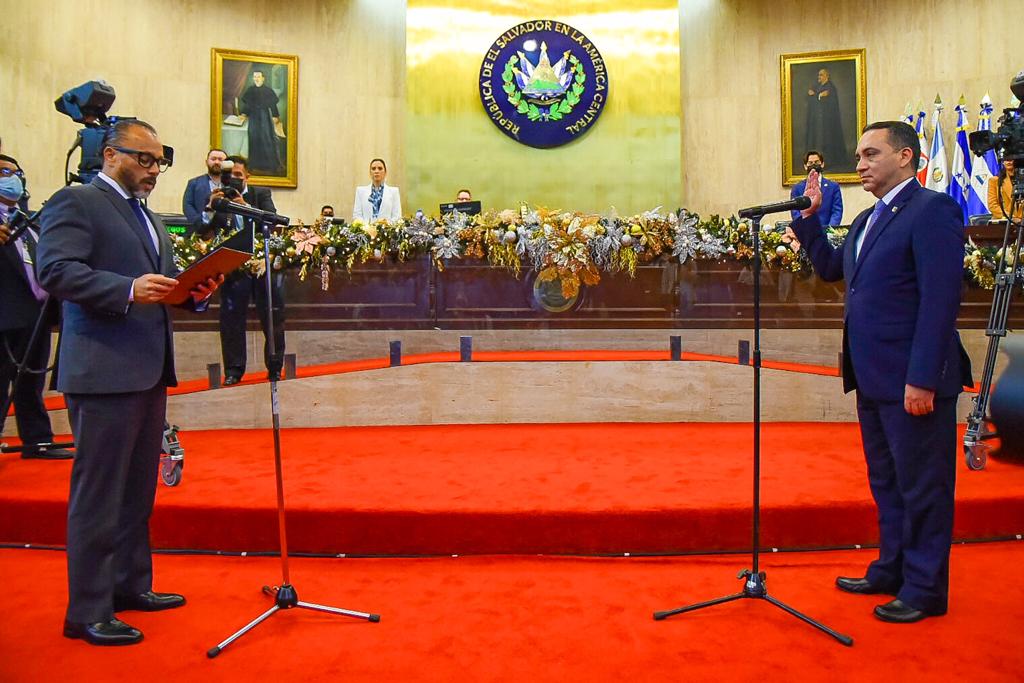 Con mayoría «calificada», Asamblea Legislativa de El Salvador reelige a polémico fiscal general