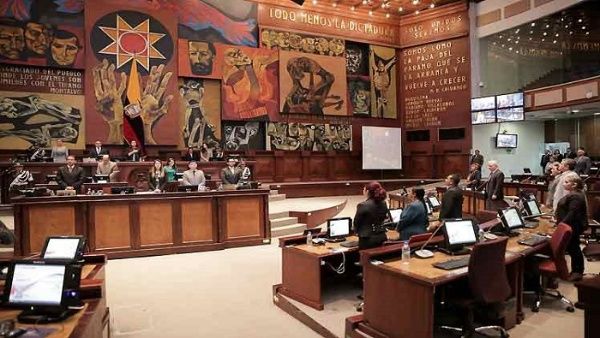 Asamblea Nacional de Ecuador aplazó resolución sobre informe de los Papeles de Pandora