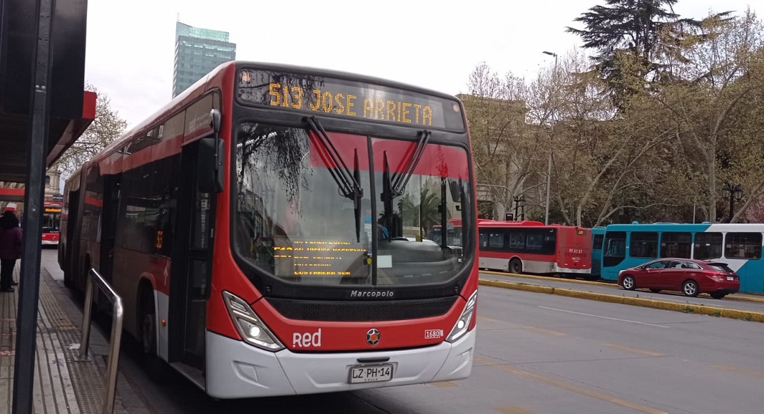 Autoridades de Santiago piden traspasar el transporte público a la ciudad: «Que el gobernador y los alcaldes tomen las decisiones»
