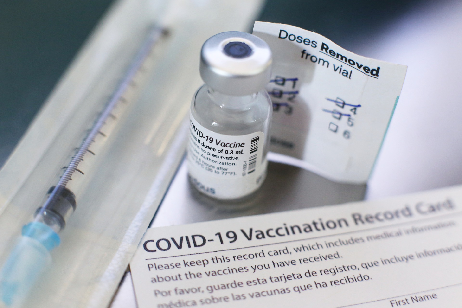 Colombia exigirá carnet de vacunación contra el COVID-19 a viajeros internacionales