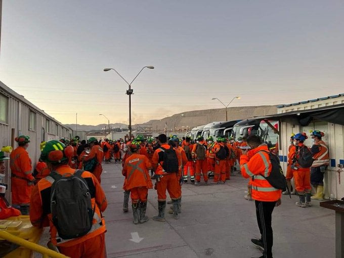 Mineros de Acciona Ossa Pizzarotti se encuentran en paro por reiterados incumplimientos de remuneraciones