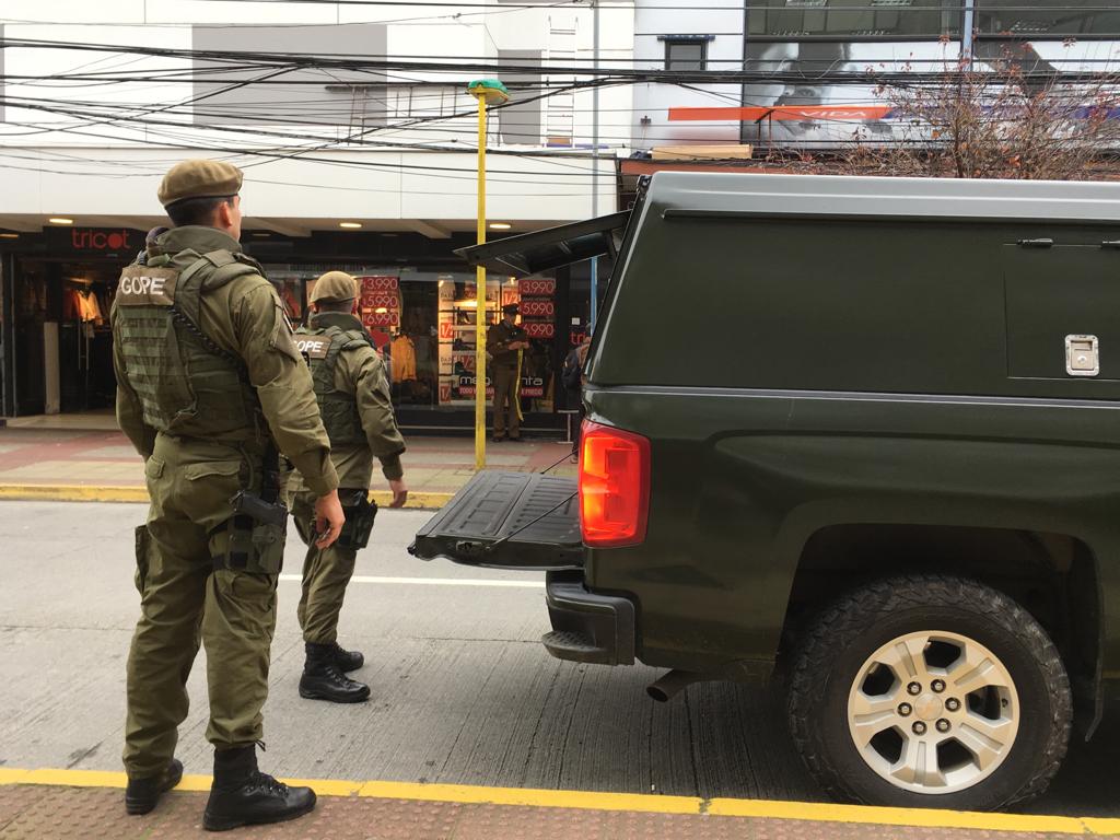 Descartan presencia de explosivos en objeto sospechoso lanzado desde un auto en Bellas Artes