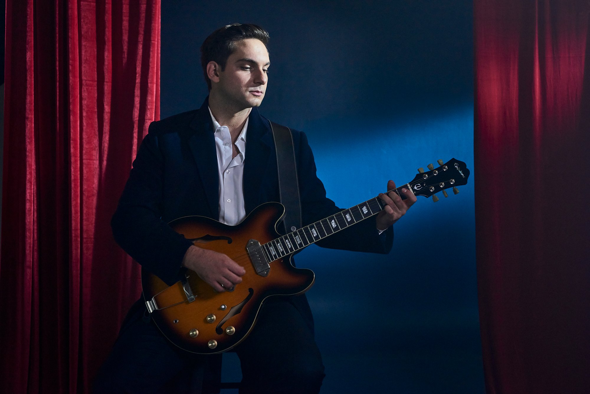 Müllen Gloss: músico muestra su sonido más electrónico en «Time After Time»