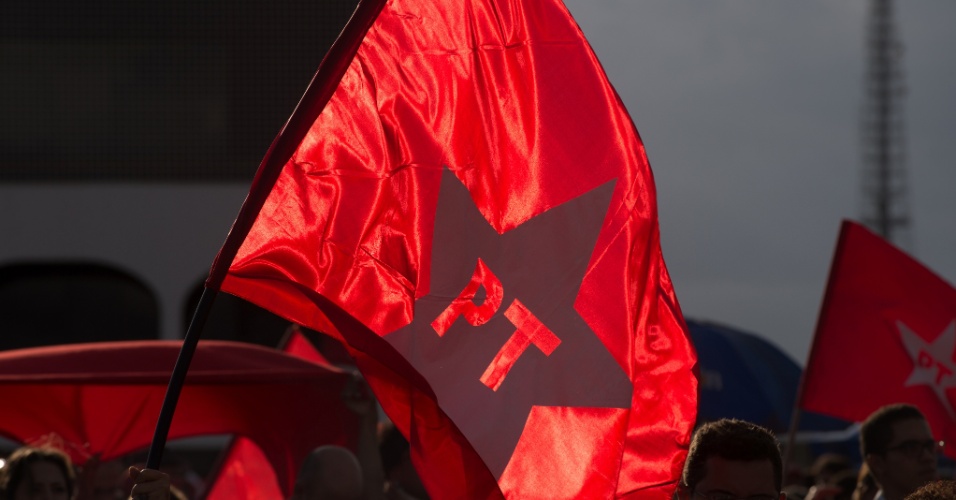 PT de Brasil busca crear federación con organizaciones de izquierda para reforzar posible candidatura de Lula