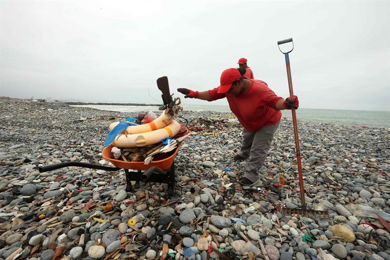 Perú prohíbe los envases de poliestireno para alimentos y bebidas