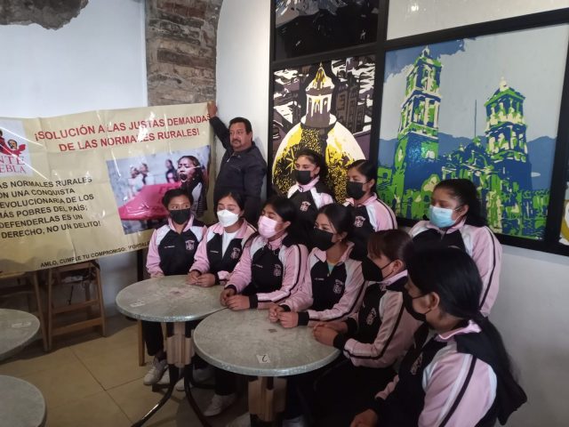 Alumnas denuncian anomalías en la Escuela Normal Rural “Carmen Serdán”