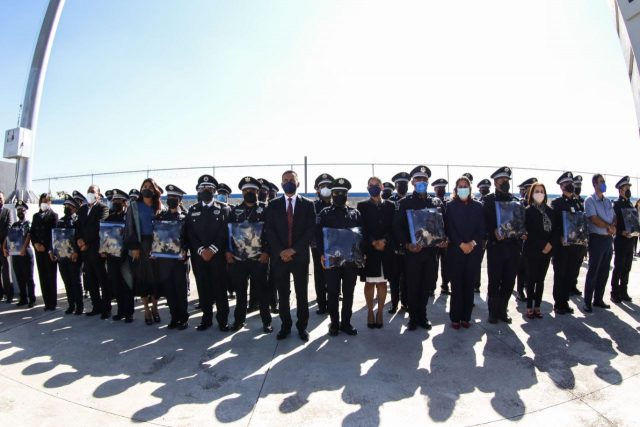 Entrega Ayuntamiento de San Andrés Cholula uniformes donados a policías