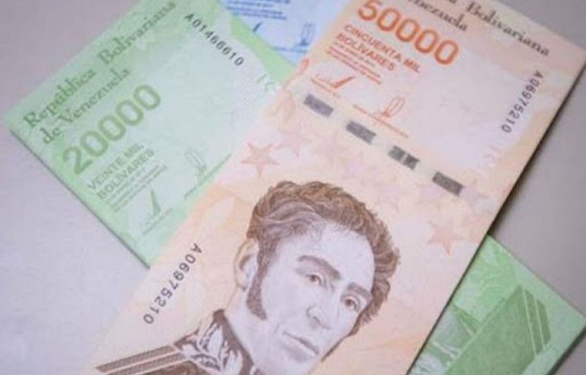 Gobierno venezolano espera reforzar en 2022 el uso del bolívar por encima de otras monedas