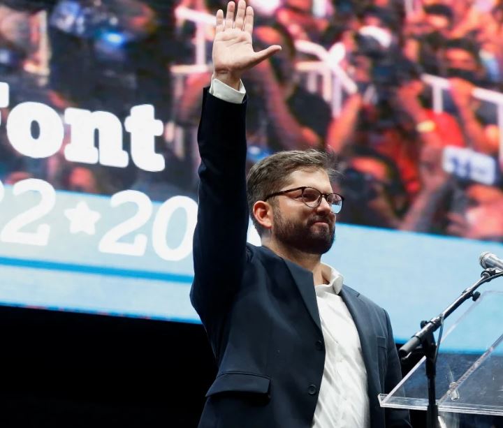 Gabriel Boric en su primer discurso como presidente electo: «Estamos ante un cambio de ciclo histórico y no lo podemos desaprovechar»