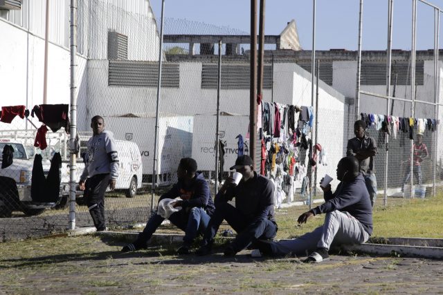Eduardo Rivera desmarca a la Comuna del desalojo de migrantes en Polideportivo