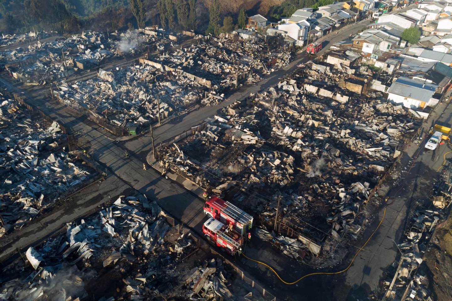 Profunda tristeza en Castro, Chiloé:  Unas ciento cuarenta viviendas fueron arrasadas tras devastador incendio