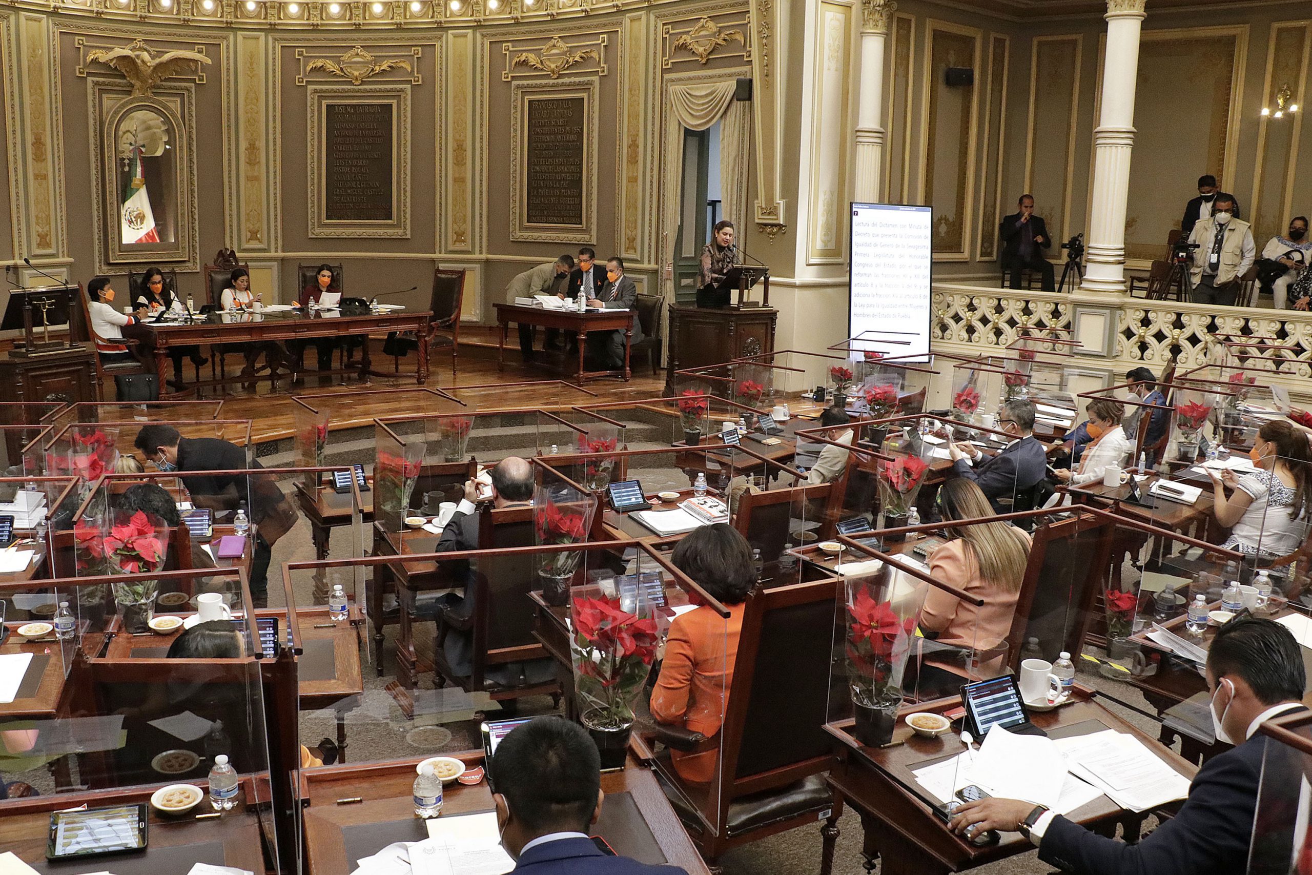 Avala Congreso de Puebla la Ley de Egresos 2022