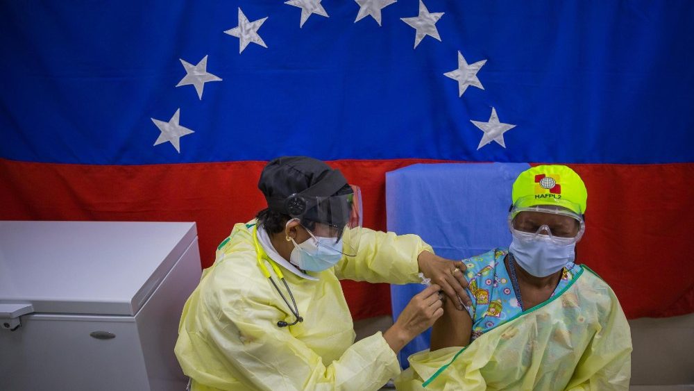Plan de vacunación de refuerzo en Venezuela se iniciará con personal sanitario