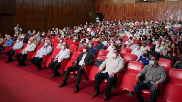 Díaz-Canel reconoce la resistencia del pueblo de Cuba