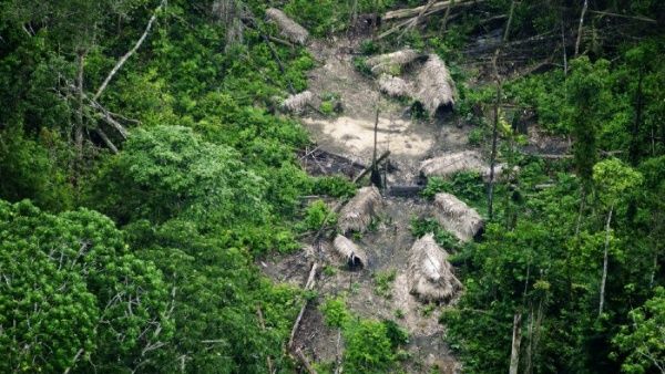 Indígenas de Brasil y Perú establecen área de protección de su zona amazónica