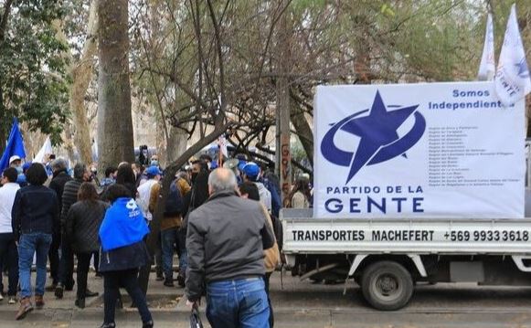 Nueva denuncia contra el Partido de la Gente: Militantes exigen transparentar dineros por venta de merchandising