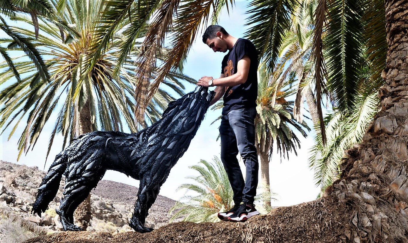 Ruplares, the art of a Venezuelan who sculpts recycled tires and aspires to achieve a Guinness record