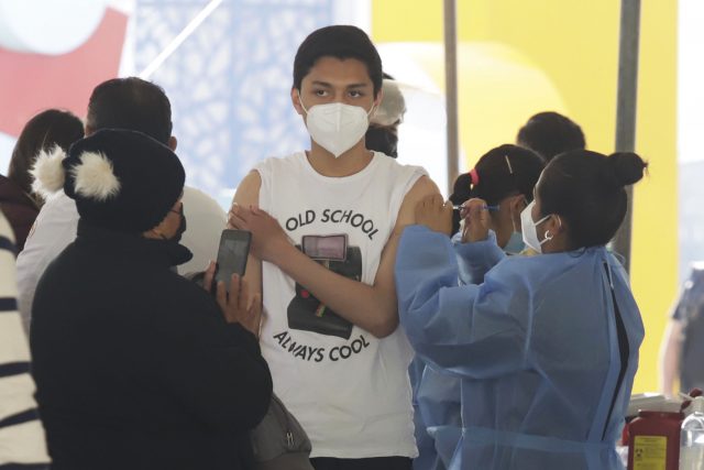 Consiguen PAN y PRI vacunas anticovid para menores en Puebla