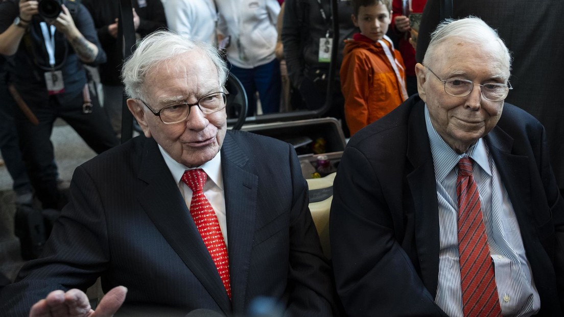 Por qué la mano derecha de Warren Buffett califica al bitcóin como «veneno para ratas»