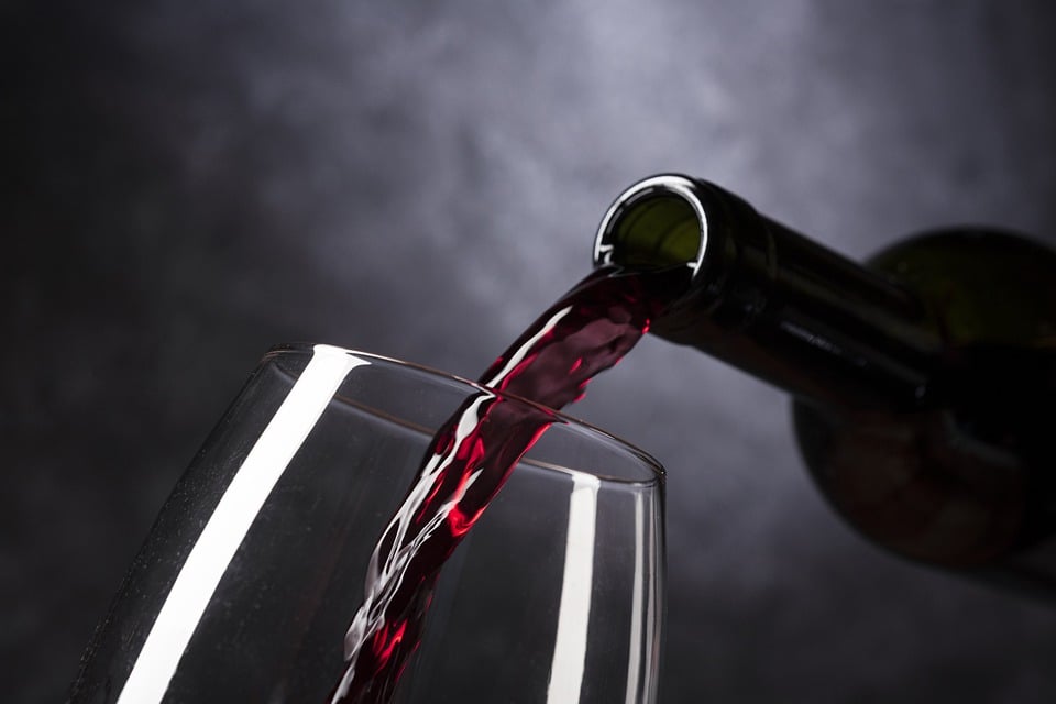Ni el vino se salva: concluyen que ninguna cantidad de alcohol es buena para el corazón