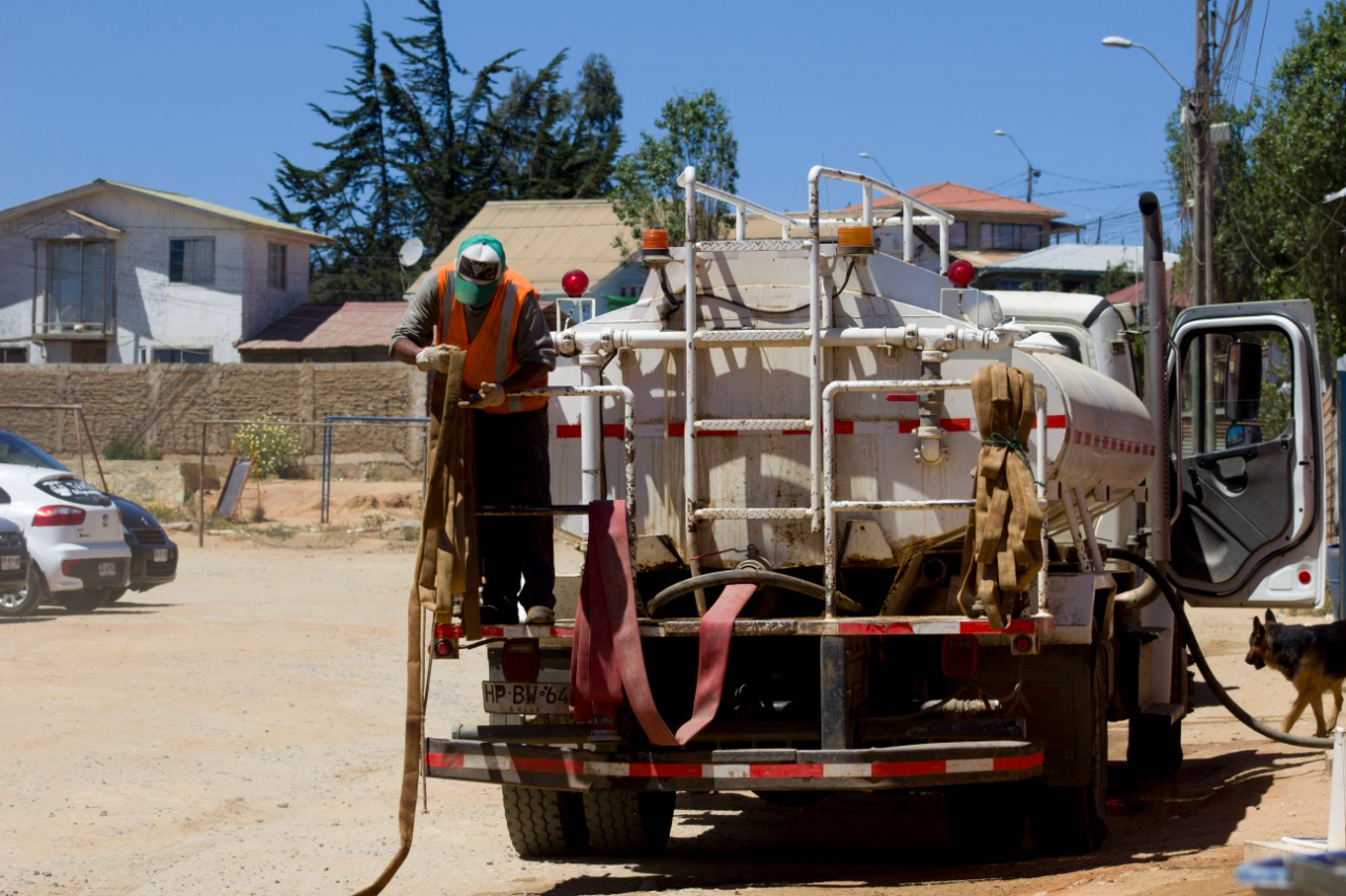 Dirección General de Aguas explicó gestión de escasez hídrica ante complejo escenario: «Prioridad es el consumo humano»