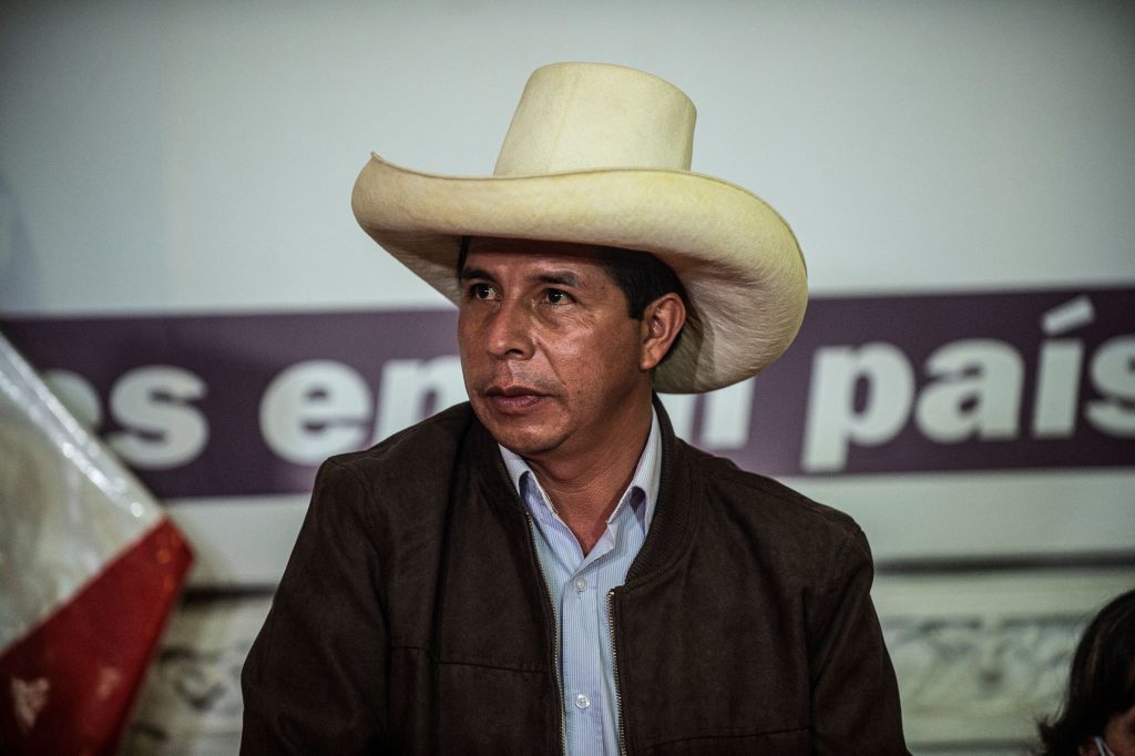 Fiscalía de Perú abrió investigación preliminar contra Castillo