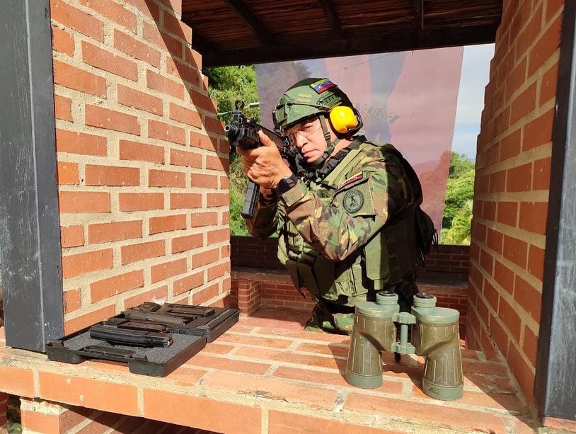 Autoridades militares venezolanas inspeccionaron bases fronterizas con Colombia