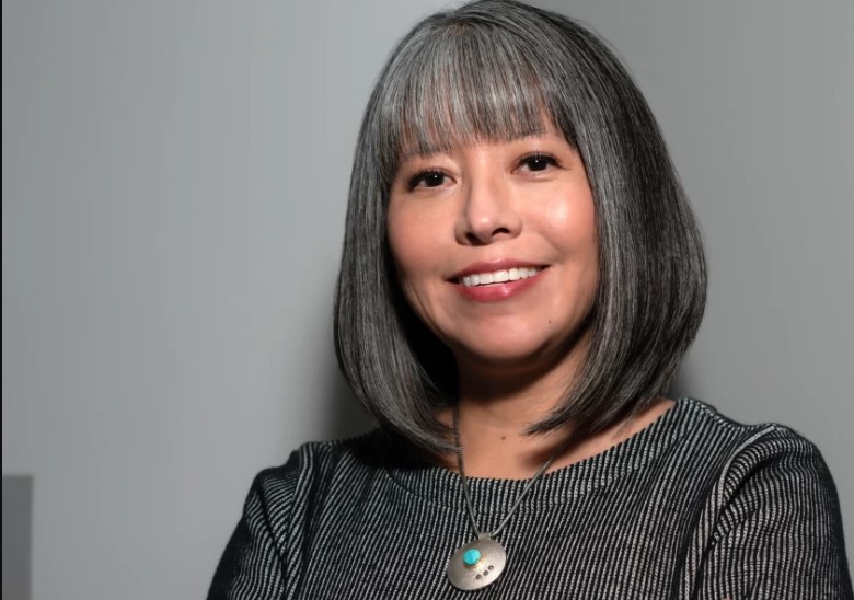Nombran a la primera mujer originaria al frente del Museo del Indígena Americano de EEUU