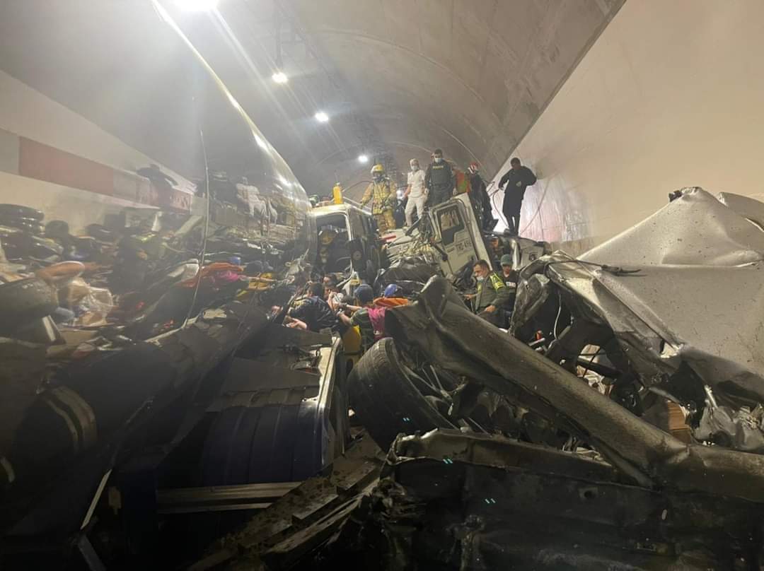 Accidente de tránsito múltiple en un túnel de Colombia deja al menos ocho muertos
